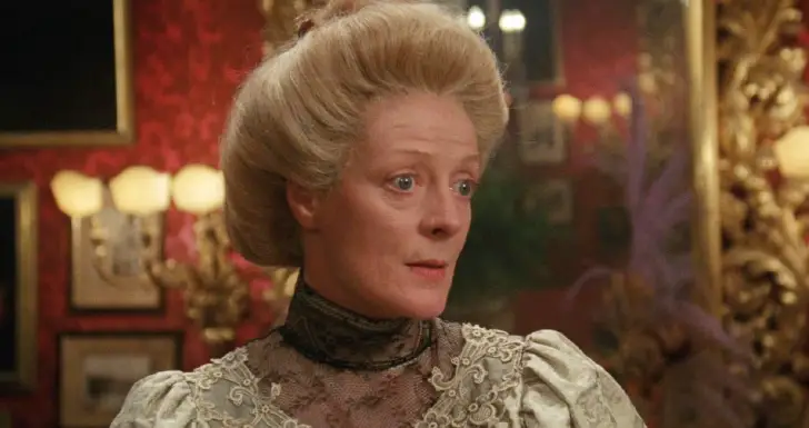 Maggie Smith in Quarto com Vista Sobre a Cidade (1985)